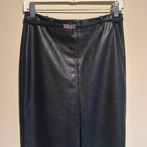 Topshop pleather skirt. Black. Size 10UK
Length 24.5 inches.